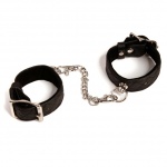 SexShop - Kajdanki - Bettie Page WildnWilling Wrist Cuffs - online