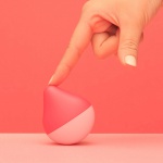 SexShop - Podręczny stymulator łechtaczki - Iroha by Tenga Mini Ume Anzu Vibrator wiśnia - online