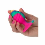 CalExotics Cheeky Medium Tie Dye - silikonowy korek z przyssawką 7,5 cm, kolorowy wzór