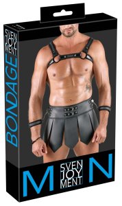 Svenjoyment Bondage Komplet Gladiatora M – matowy czarny, uprząż, spódniczka, kajdanki, regulacja