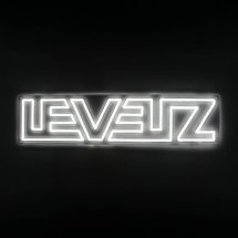 Shots Levelz LED Neon – Dekoracyjny podświetlany szyld, 50 cm, adapter EU, łańcuch