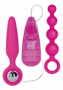 CalExotics Booty Call Booty Vibro Kit zestaw silikonowy z wibrującym modułem i pierścieniami