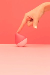 Tenga Iroha Ume Anzu Mini – kompaktowy wodoodporny masażer podręczny, pastelowy, 1 tryb