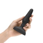 b-Vibe Trio Plug Black – model z 3 silnikami, pilotem i silikonową powierzchnią, średni