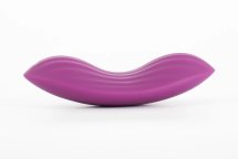 SVAKOM Edeny Violet – ergonomiczny stymulator z aplikacją, wodoodporny, zestaw z bielizną