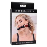 Sportsheets Saffron – silikonowy knebel bit czerwony, regulowany pasek, wegańska skóra