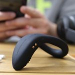 Lovense Diamo Bluetooth – Inteligentny pierścień z wibracjami, sterowanie aplikacją, silikon