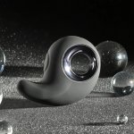 Playboy Ring My Bell pierścień intymny, 10 funkcji wibracji i stukania, USB